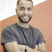 Profesor de Marketing y Growth con experiencia en comercio electrónico. Retail